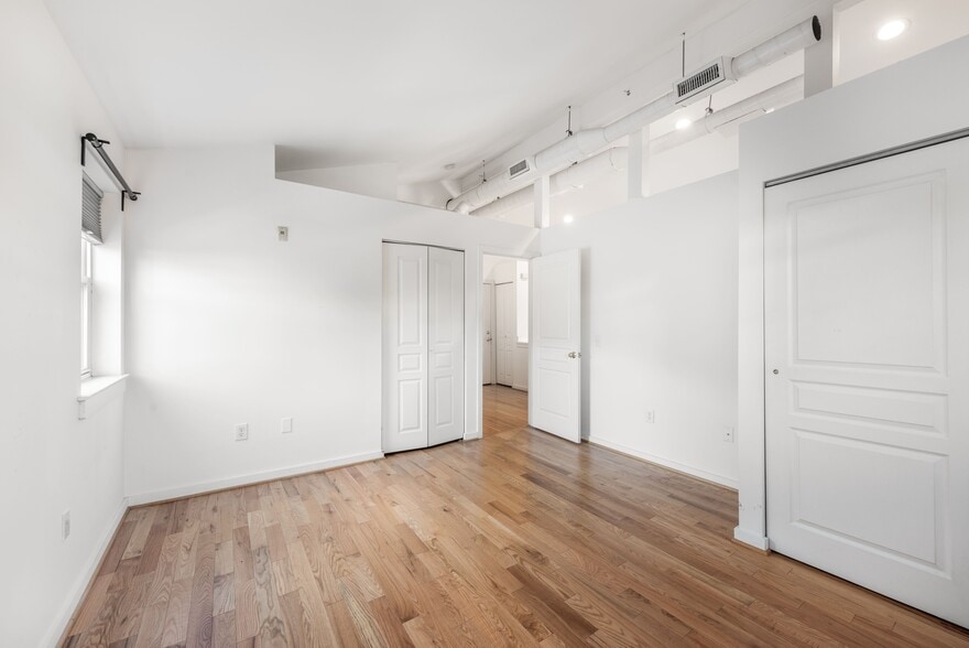 More Photos Of 919-921 Lombard St, Philadelphia Apartments For Sale
