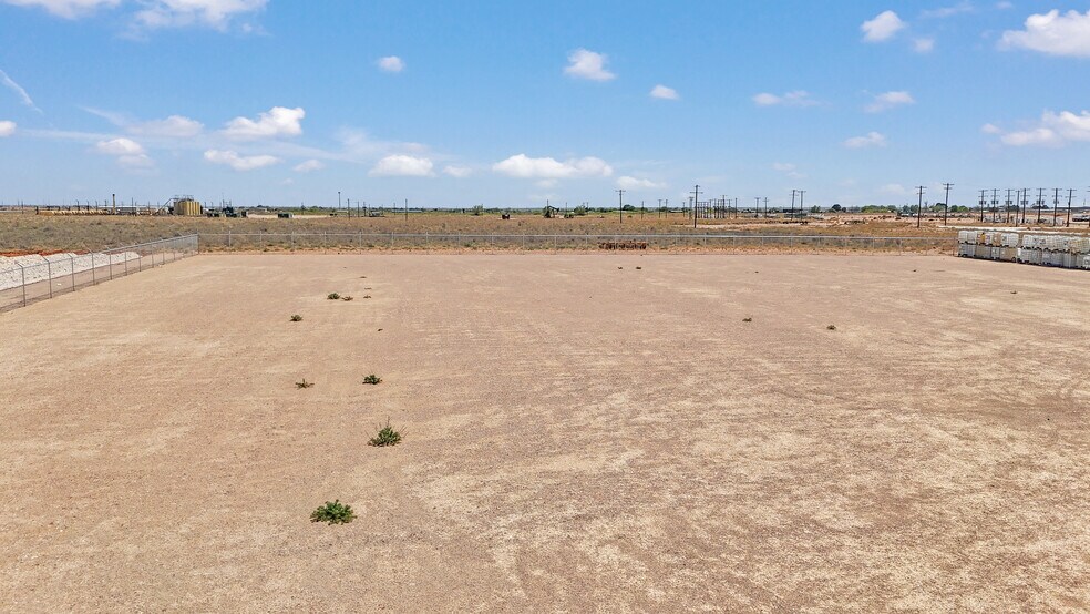 More Photos Of 2316 County Rd 130 rd, Midland Warehouse For Lease