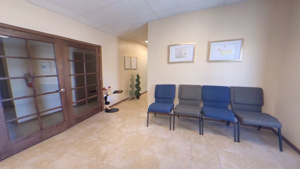 More Photos Of 3012 Mountain Pass Blvd, Anthony Office For Lease