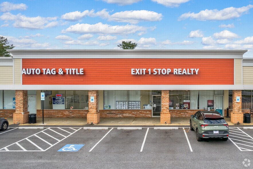 More Photos Of 10068-10120 Southern Maryland Blvd, Dunkirk Unknown For Lease