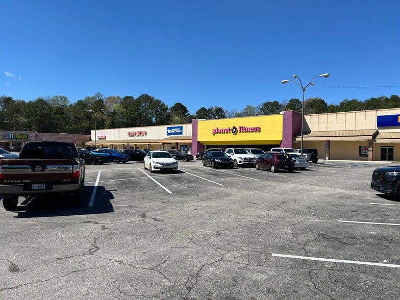 More Photos Of 500-560 West Town Plz, Bessemer Unknown For Lease