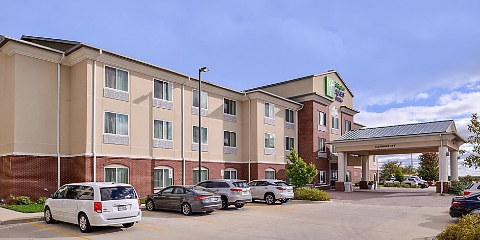 Primary Photo Of 3007 W 18th Ave, Emporia Hotel For Sale