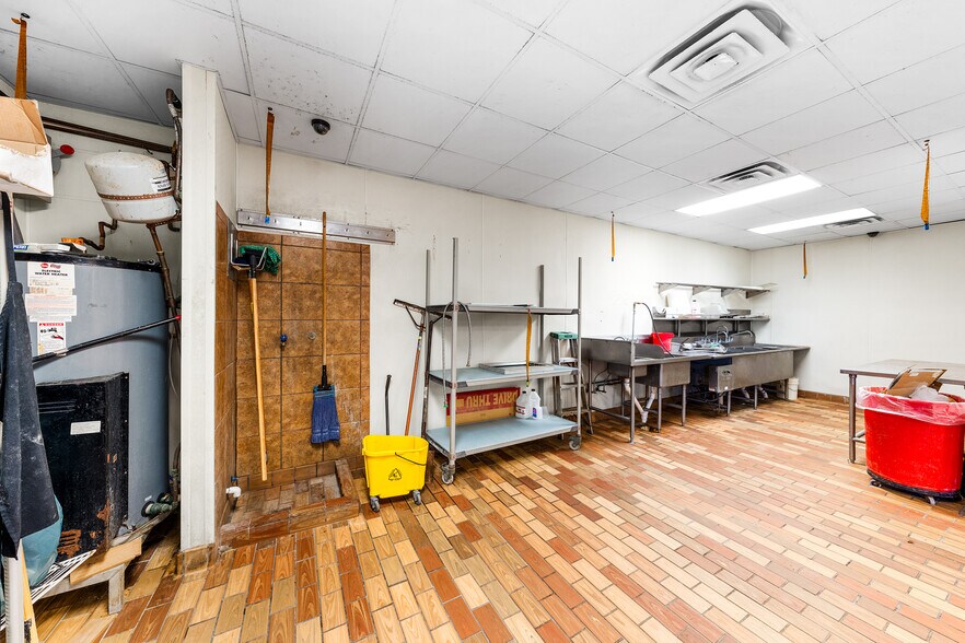 More Photos Of 1014 W Moore Ave, Terrell Restaurant For Sale