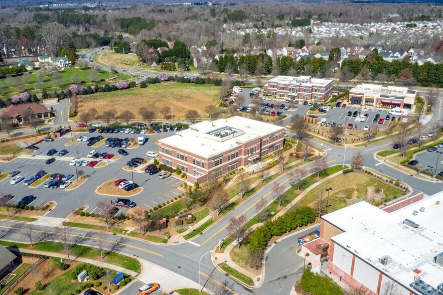More Photos Of 9615 Kincey Ave, Huntersville Medical For Lease
