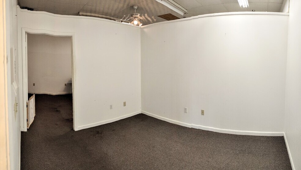 More Photos Of 816 Manatee Ave E, Bradenton General Retail For Lease