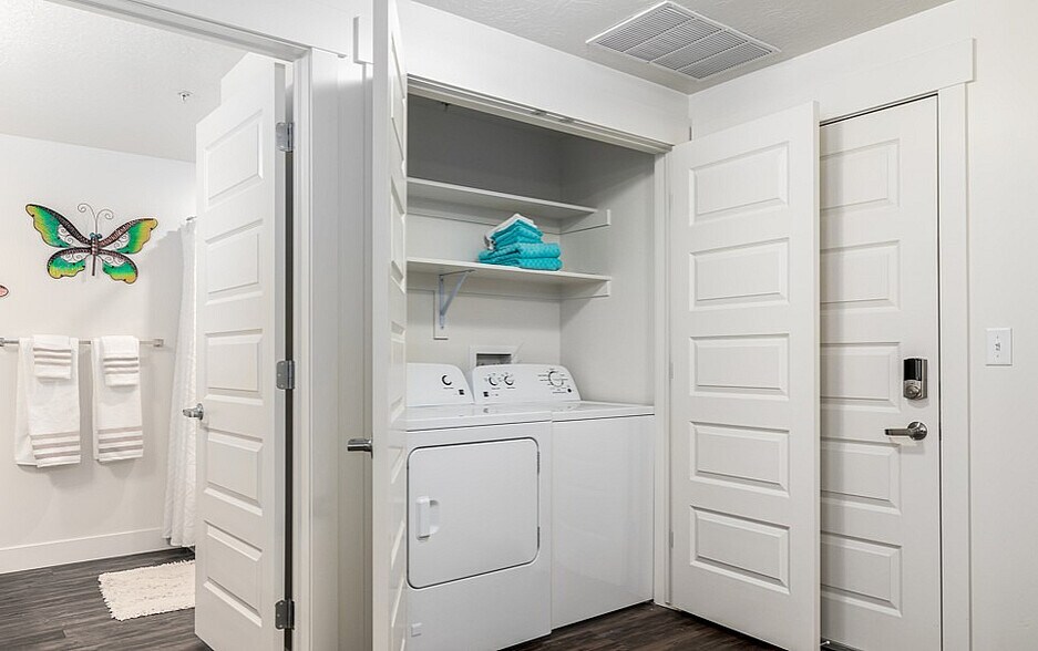 More Photos Of 196 W Vine St, Murray Apartments For Lease