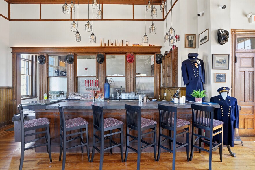 More Photos Of 301 Walnut St, Royersford Restaurant For Lease