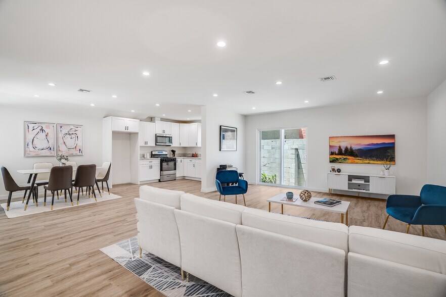 More Photos Of 7008 Encino Ave, Van Nuys Apartments For Sale