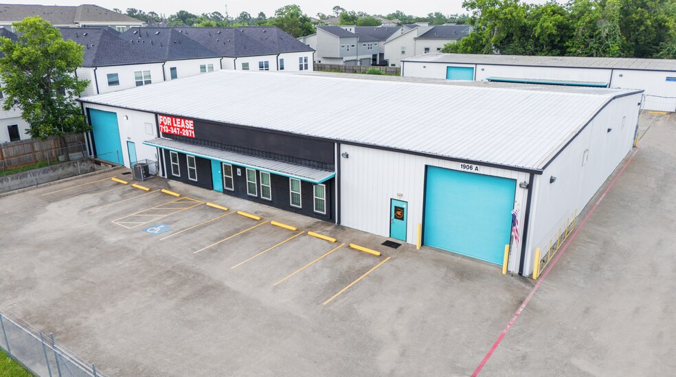 Primary Photo Of 1906 Johanna Dr, Houston Warehouse For Lease