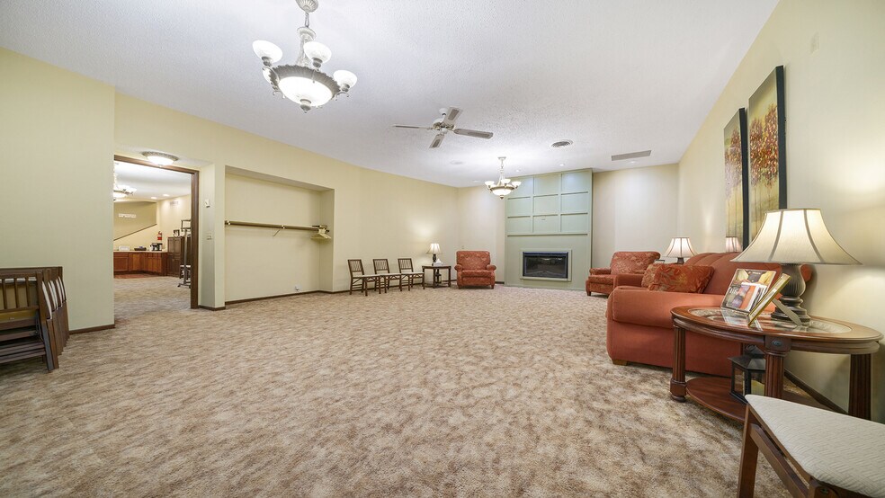 More Photos Of 110 E Dixon St, Polo Specialty For Sale