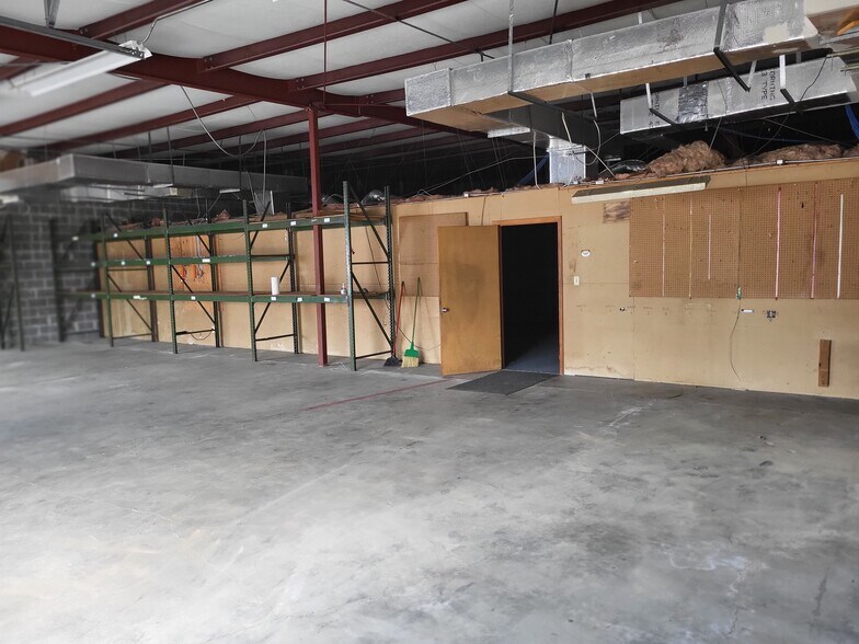 More Photos Of 646 Anchors St Nw, Fort Walton Beach Warehouse For Sale