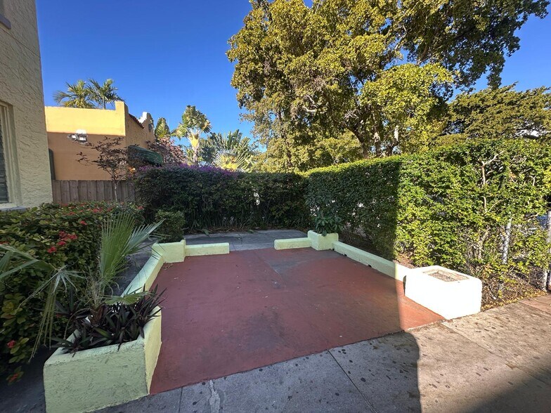 More Photos Of 818 Jefferson Ave, Miami Beach Apartments For Sale