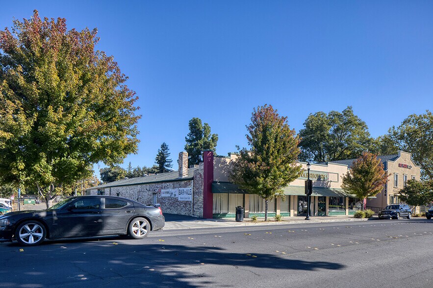 More Photos Of 917 Main St, Woodland Freestanding For Sale