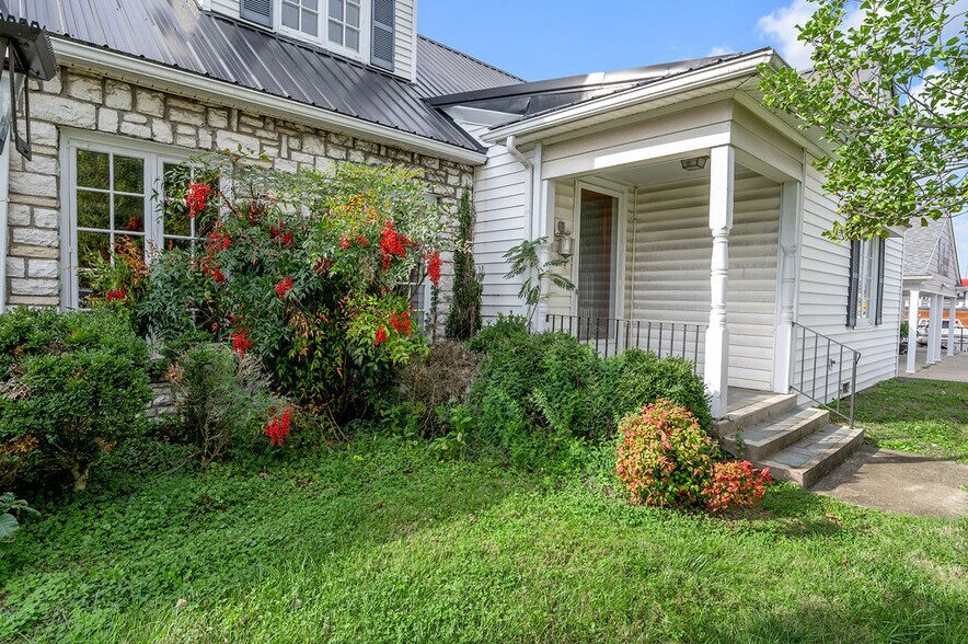 More Photos Of 454 Big Hill Ave, Richmond Office Residential For Sale