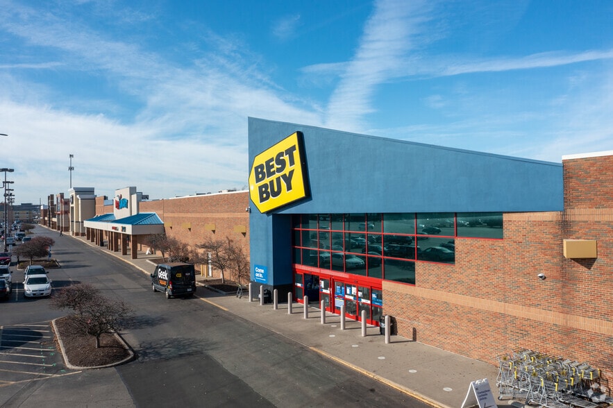 Primary Photo Of 650 Eastgate South Dr, Cincinnati Storefront For Lease