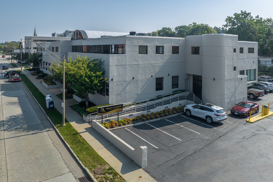 More Photos Of 1320 Centre St, Newton Unknown For Lease