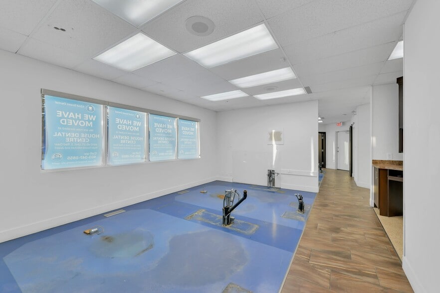 More Photos Of 5116 52 St, Red Deer Storefront Retail Office For Sale