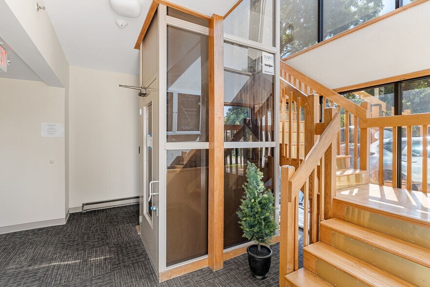 More Photos Of 109 Rhode Island Rd, Lakeville Office For Lease