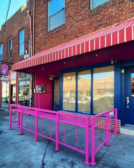 More Photos Of 13 E 8th St, Lawrence Storefront Retail Office For Lease