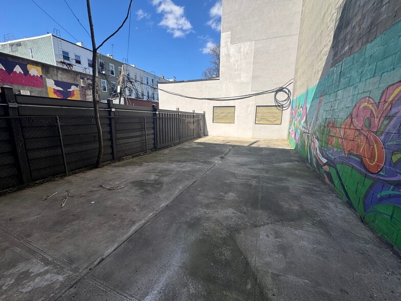 More Photos Of 1007 Broadway, Brooklyn Storefront Retail Residential For Lease