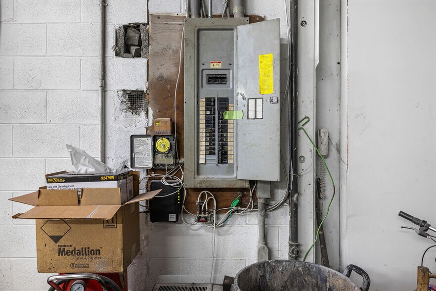 More Photos Of , Niagara Falls Unknown For Sale