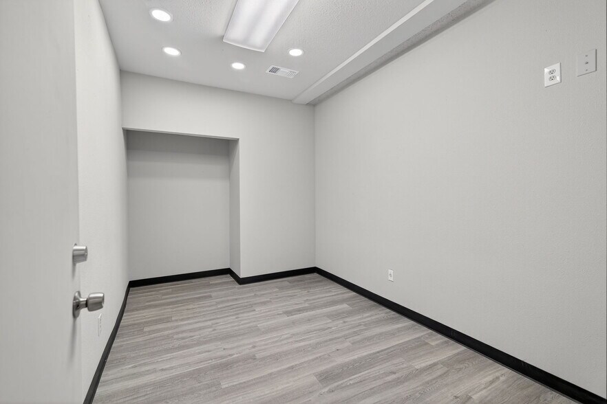More Photos Of , Houston Office For Sale