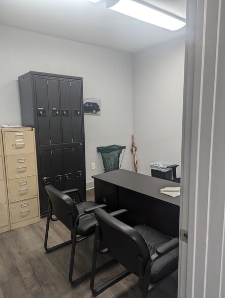 More Photos Of 1860 Stratford Ave, Stratford Auto Repair For Sale