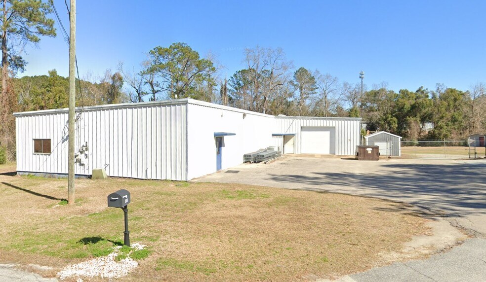More Photos Of 309 Baybrook St, Thomasville Warehouse For Sale