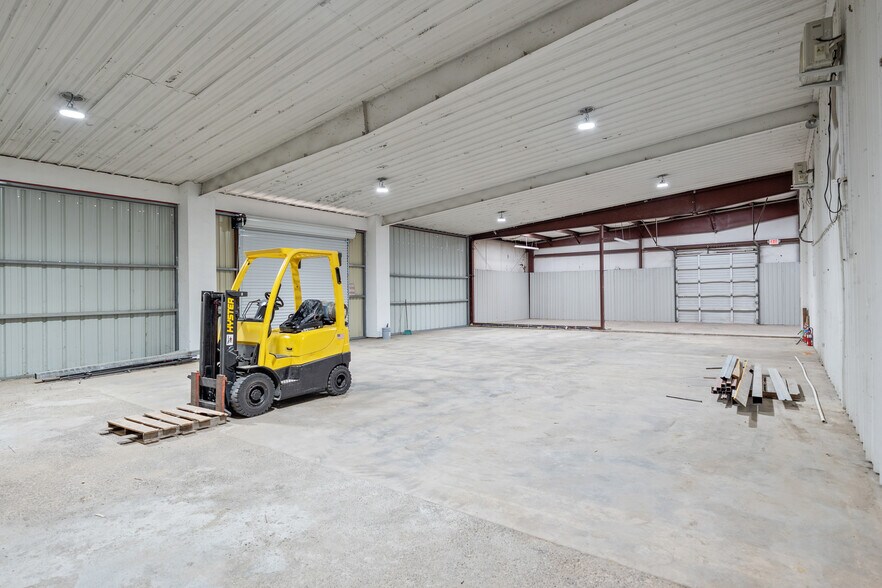 More Photos Of 14908 N I-45, Houston Industrial For Lease