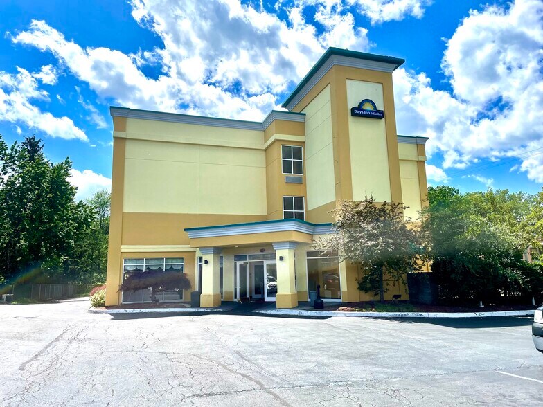 More Photos Of 1606 Central Ave, Albany Hotel For Sale