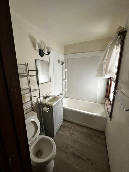 More Photos Of 1269 4th Ave SE, Cedar Rapids Multifamily For Sale