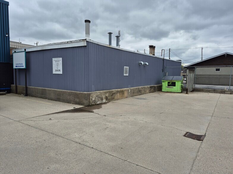 More Photos Of 145 Queen St, Chatham Storefront For Sale
