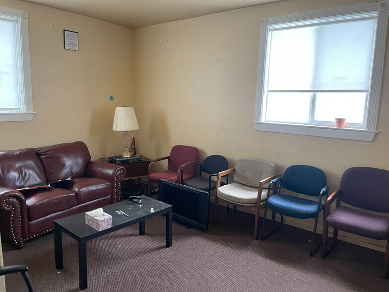More Photos Of 1011 Main St, Hampstead Storefront Retail Office For Sale