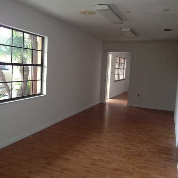 More Photos Of 13910 Fivay Rd, Hudson Medical For Lease