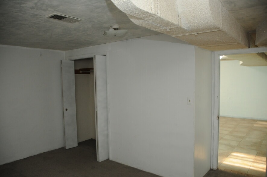 More Photos Of 2770 W 5400 S, Salt Lake City Flex For Sale