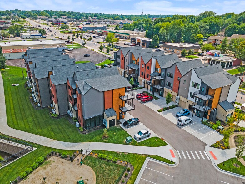 More Photos Of 6101-6123 Nieman Road, Shawnee Apartments For Lease