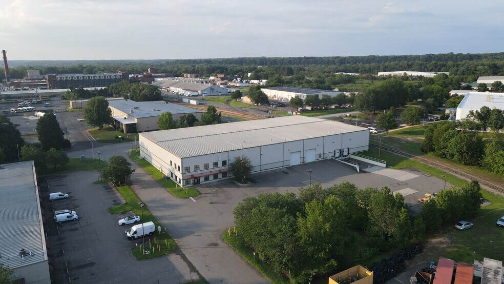 More Photos Of 50 Joseph Mills Dr, Fredericksburg Warehouse For Lease