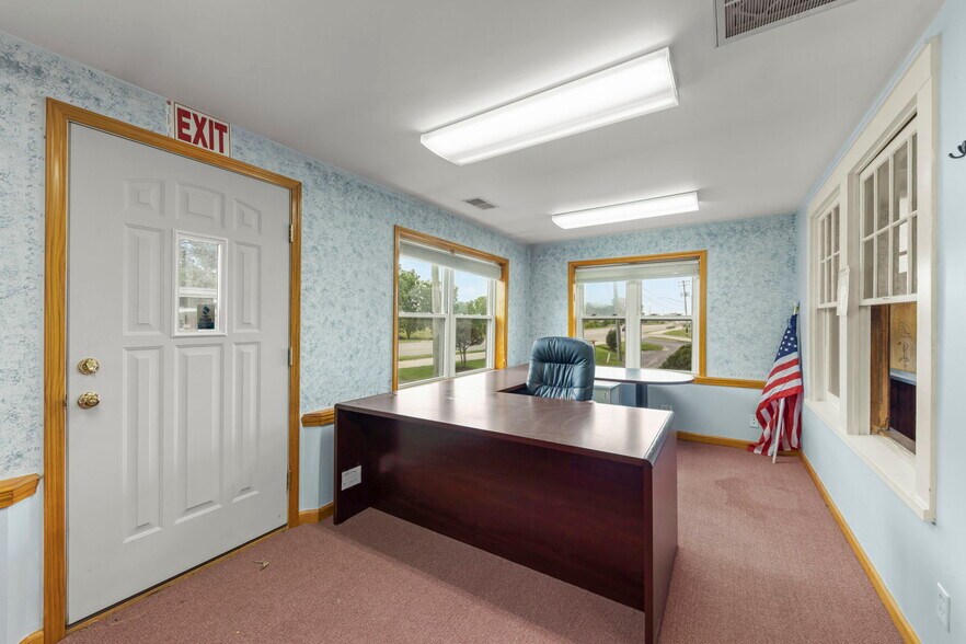 More Photos Of 16214 S Lincoln Hwy, Plainfield Office For Sale