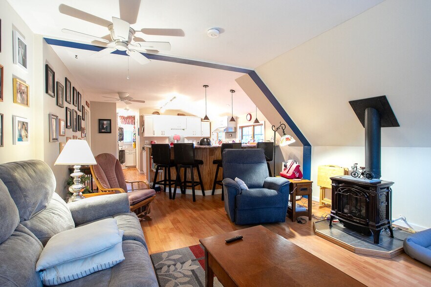 More Photos Of 2 Oak St, West Stockbridge Hospitality For Sale