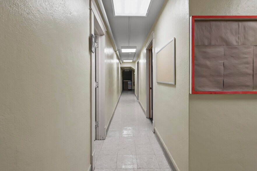 More Photos Of 1631 Main St, Niagara Falls Industrial For Sale