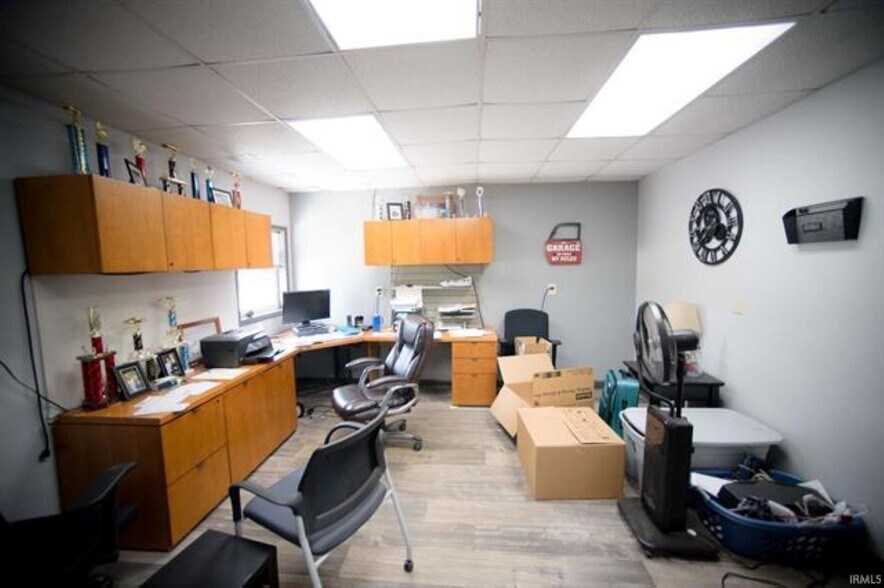 More Photos Of 7362 Russell Dr, Bicknell General Retail For Sale