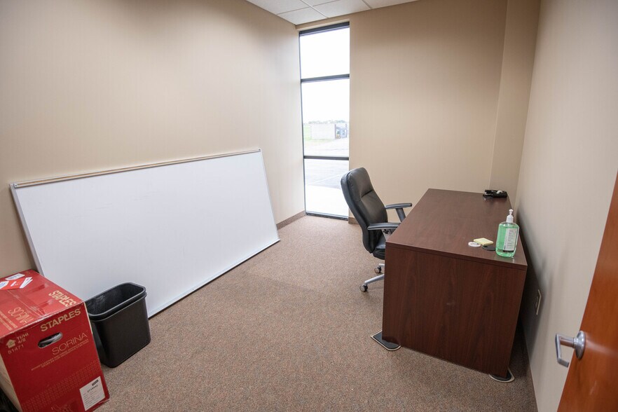 More Photos Of 7389 Airport View Dr SW, Rochester Office For Lease