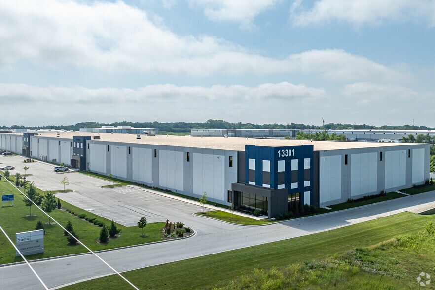 More Photos Of 13301 4 Mile Rd, Caledonia Warehouse For Lease