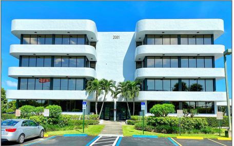 More Photos Of 2081 SE Ocean Blvd, Stuart Office For Sale