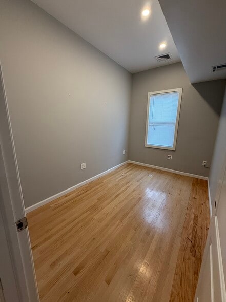 More Photos Of 217 Beach 116Th St, Rockaway Park Office For Lease