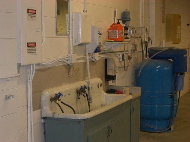 More Photos Of 5299 Saint Augustine Rd, Jacksonville Manufacturing For Lease