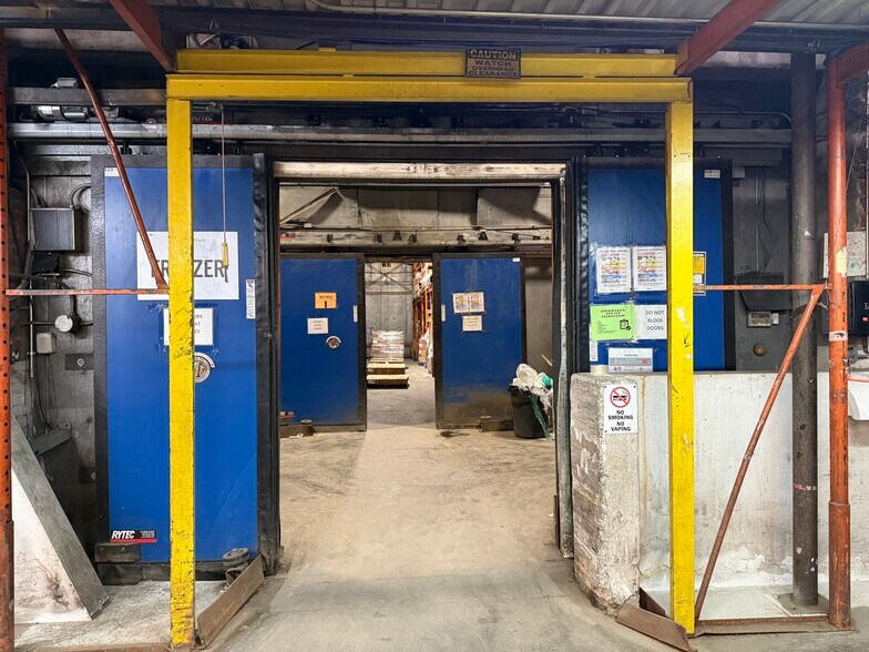 More Photos Of 326 S Marble St, Rockmart Distribution For Lease