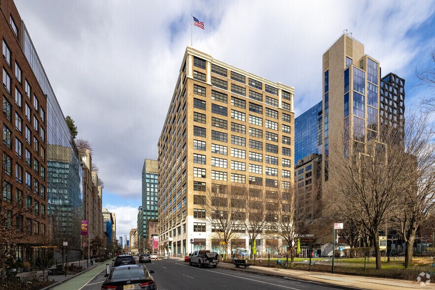 Primary Photo Of 250 Hudson St, New York Office For Lease