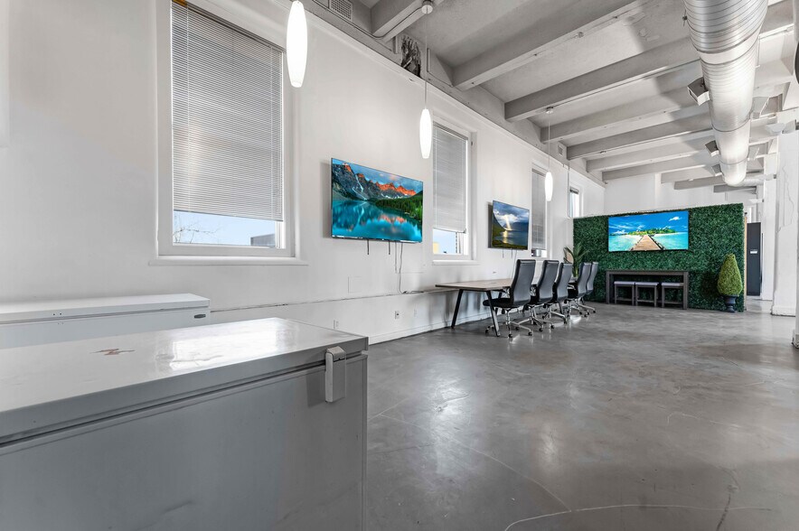 More Photos Of 43-45 Eccles St, Ottawa Office For Sale