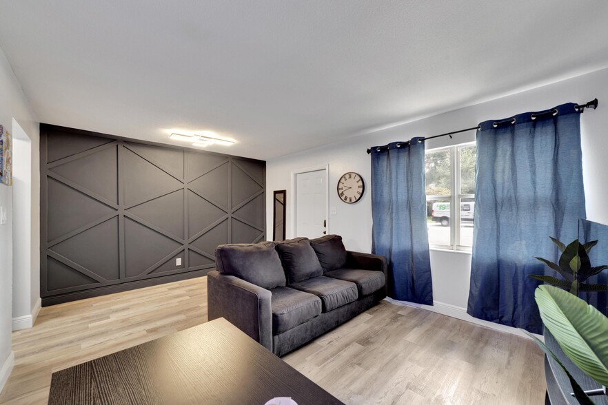 More Photos Of 4513 W McElroy Ave, Tampa Apartments For Sale